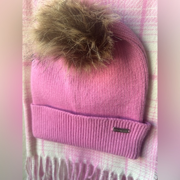 BRAND NEW: Steve Madden Scarf & Beanie Set - Picture 2 of 4